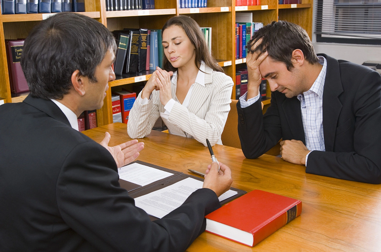 Divorce lawyer in Noida